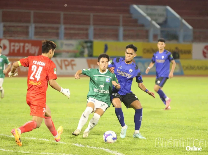 Khatoco Khánh Hòa thắng Thanh Niên TP. Hồ Chí Minh với tỷ số 2-1