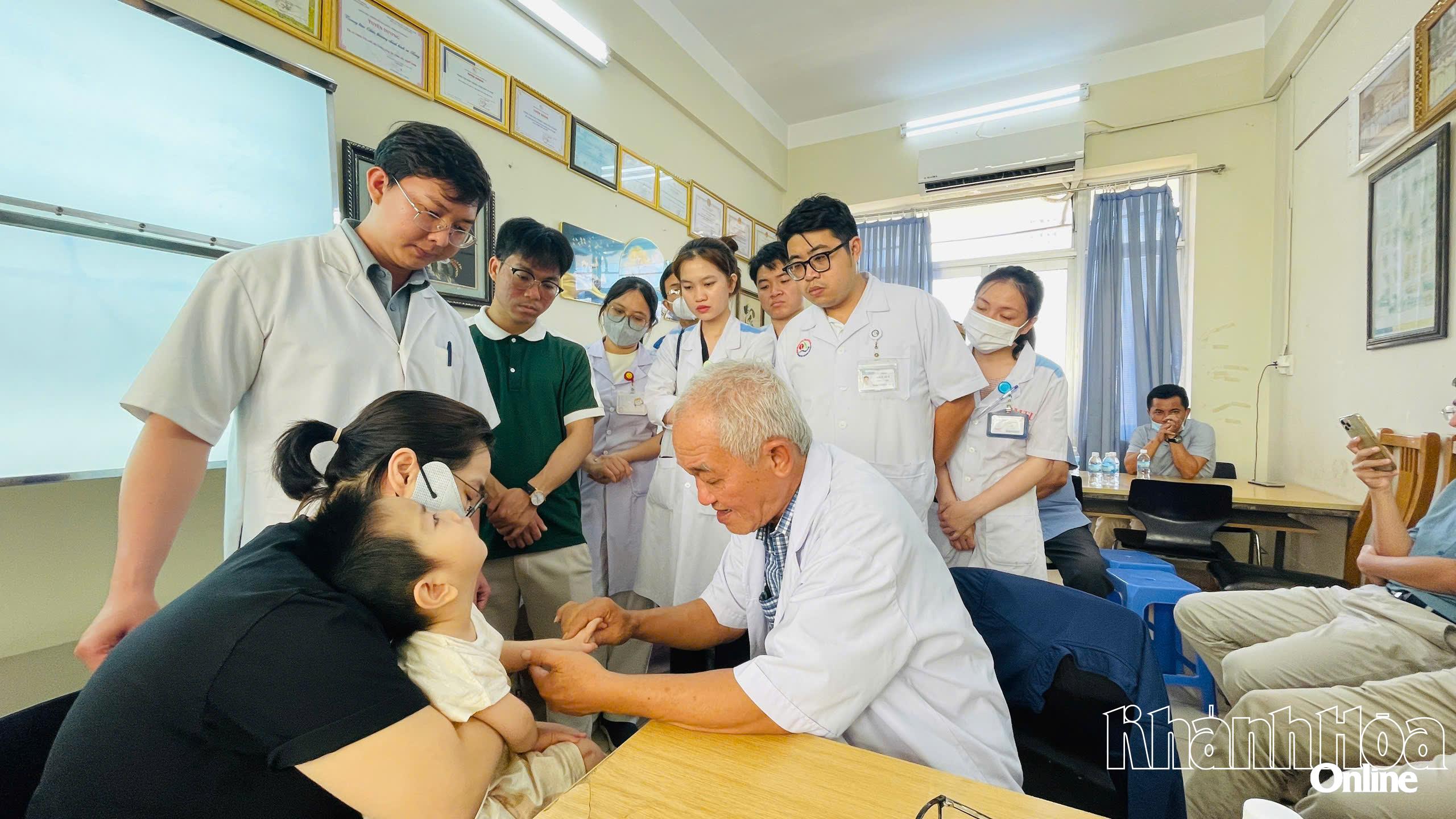 Ngày 24 và 25-5: Khám và phẫu thuật các bệnh lý về dị tật ở trẻ em