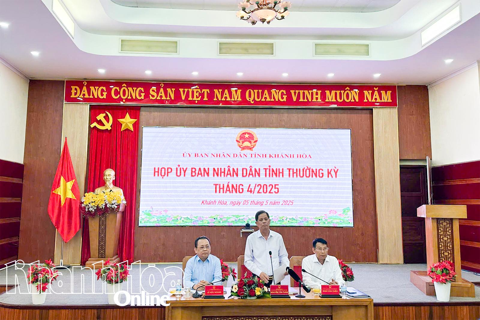 UBND tỉnh Khánh Hòa họp thường kỳ tháng 4
