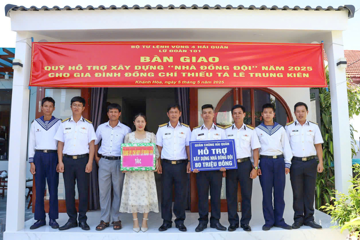 Lữ đoàn 101 trao tặng “Nhà đồng đội” cho quân nhân có hoàn cảnh khó khăn