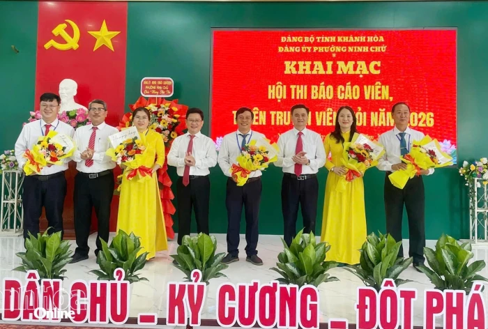 Chung khảo Hội thi Báo cáo viên, tuyên truyền viên giỏi phường Ninh Chử năm 2026