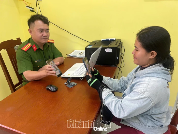 Công an xã Mỹ Sơn học cách làm việc cùng AI