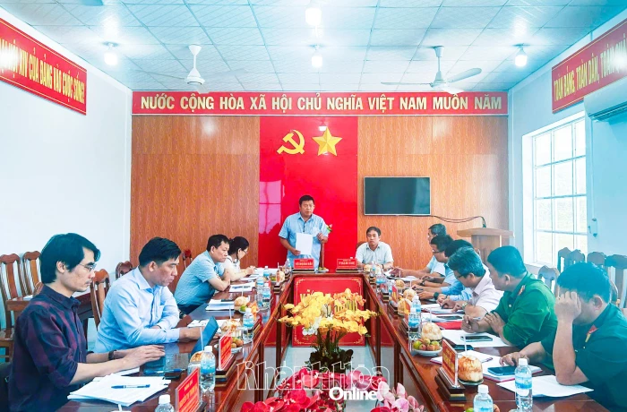 Kiểm tra việc thực hiện các nghị quyết của Đảng tại xã Vạn Hưng