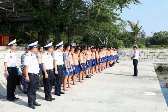 Quân chủng Hải quân kiểm tra chất lượng huấn luyện chiến sĩ mới tại Lữ đoàn 101