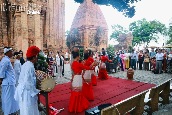 Nỗ lực ngăn chặn hướng dẫn viên “chui”