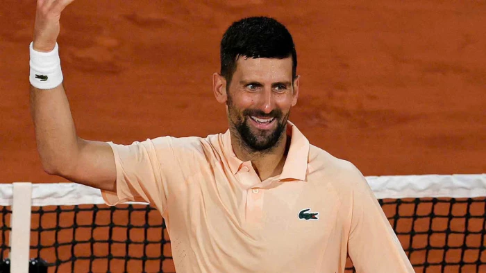Roland Garros: Djokovic nhọc nhằn vượt khó