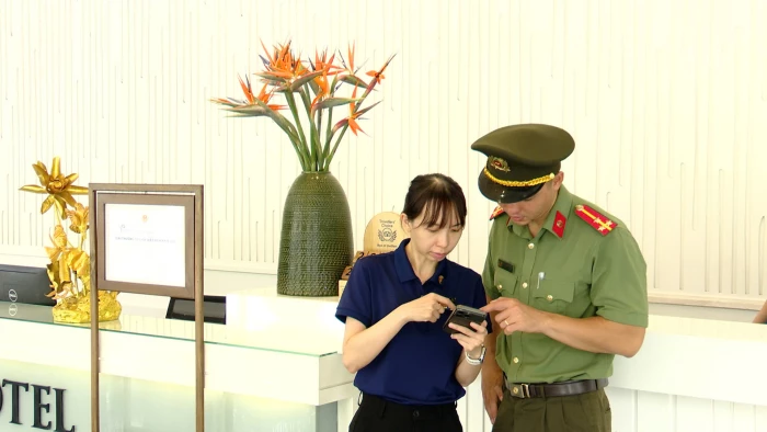 Cảnh báo lừa đảo online mùa du lịch