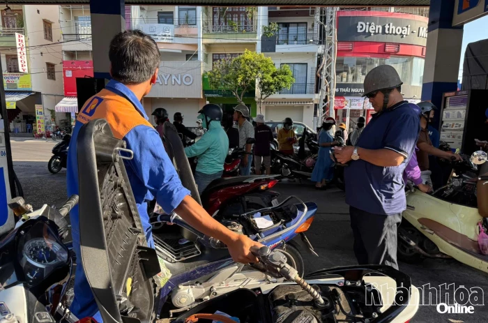 Giá xăng, dầu được điều chỉnh