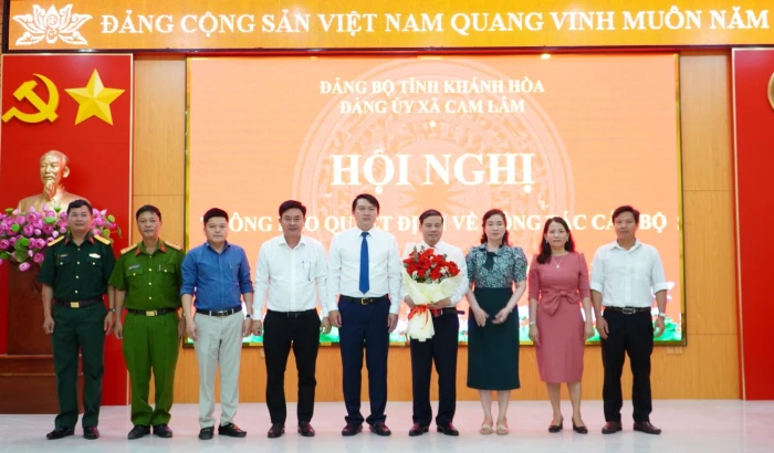 Đảng ủy xã Cam Lâm thông báo quyết định về công tác cán bộ