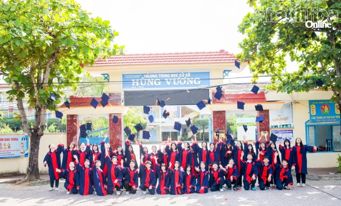 Rộn ràng mùa chụp hình kỷ yếu