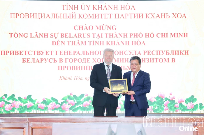 Bí thư Tỉnh ủy Trần Phong đề nghị thúc đẩy hợp tác với Cộng hòa Belarus trên nhiều lĩnh vực