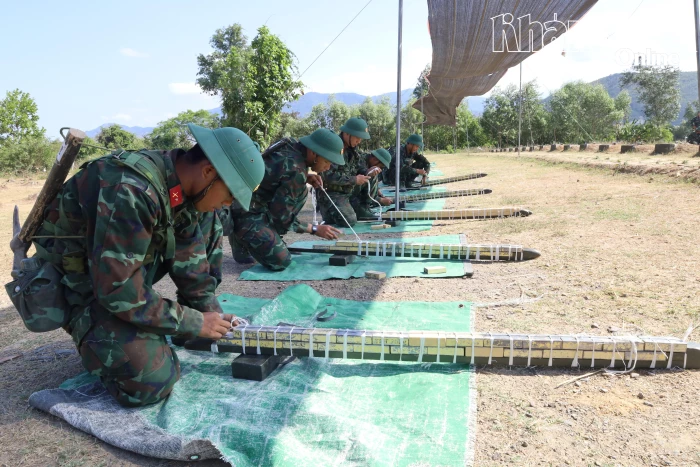 Vượt nắng thao trường