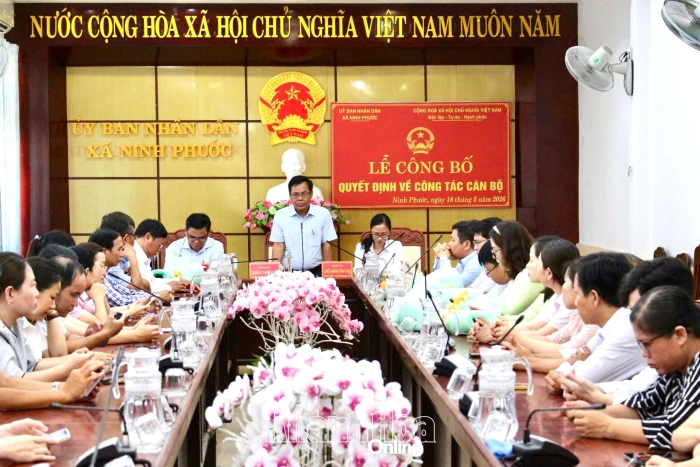 Xã Ninh Phước công bố quyết định về công tác cán bộ