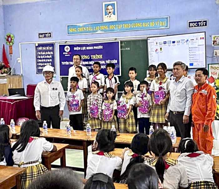 Công ty Điện lực Khánh Hòa: Đưa bài học tiết kiệm điện vào trường học
