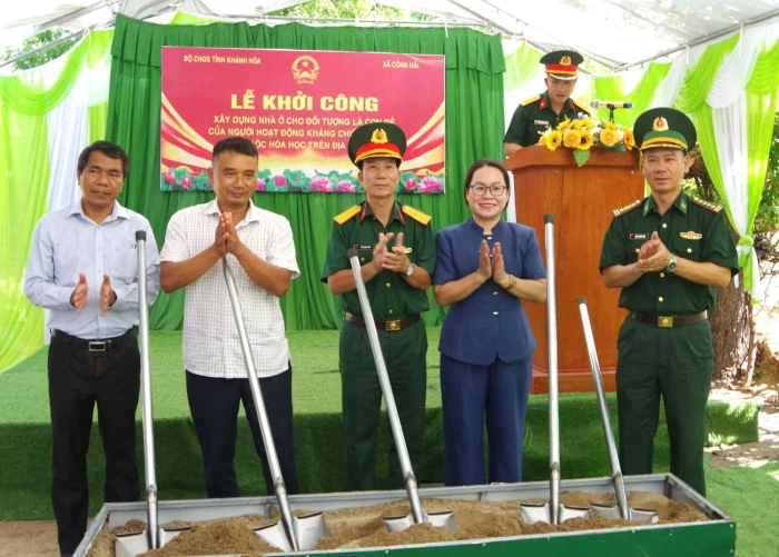 Xây nhà cho con người nhiễm chất độc hóa học ở Công Hải
