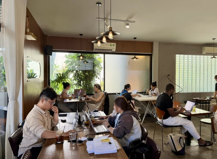Nhiều người trẻ chọn làm việc online
