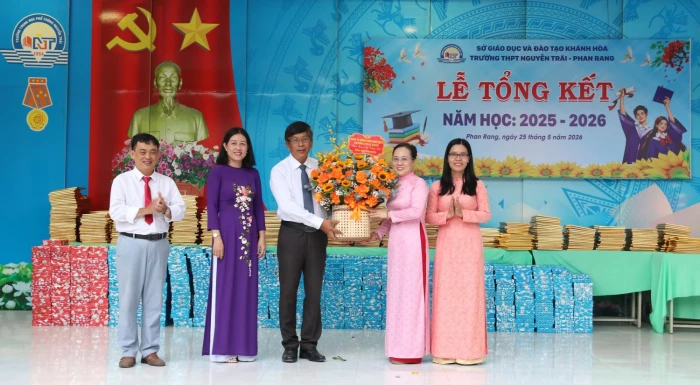Trường THPT Nguyễn Trãi - Phan Rang tổng kết năm học 2025 - 2026