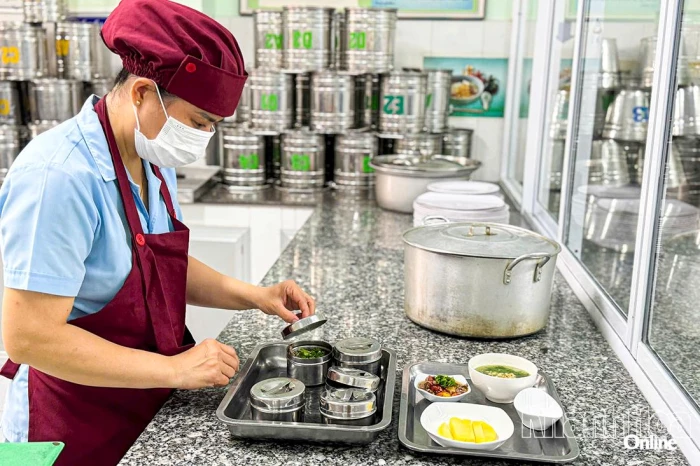 Bảo đảm an toàn thực phẩm tại bếp ăn trường học