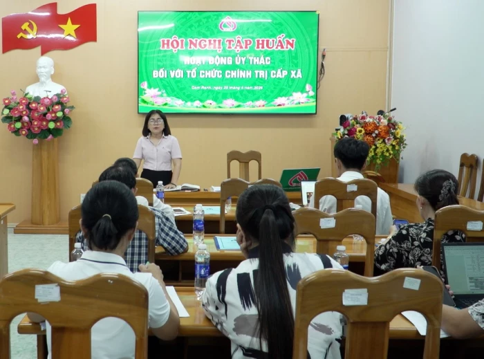 Tập huấn hoạt động ủy thác đối với tổ chức chính trị cấp xã khu vực Cam Ranh