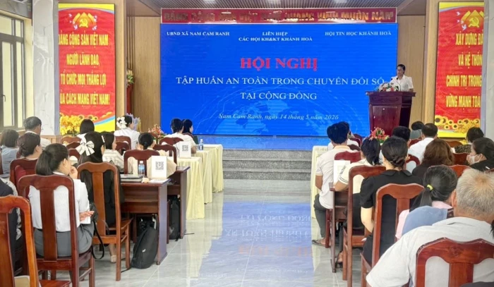 Xã Nam Cam Ranh tổ chức tập huấn an toàn trong chuyển đổi số tại cộng đồng