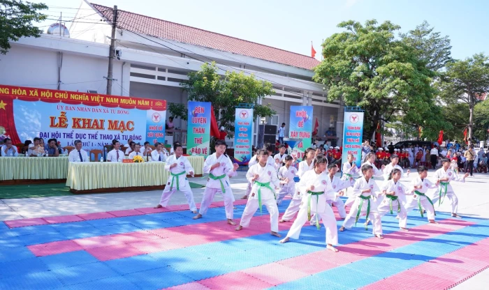 Khai mạc Đại hội Thể dục thể thao xã Tu Bông lần thứ I