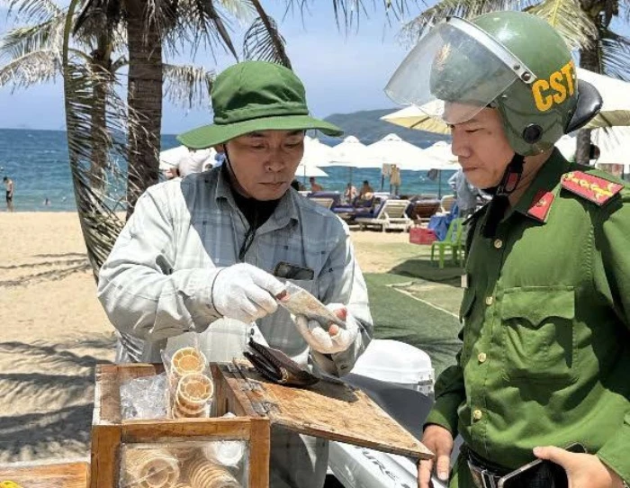 Đã xác minh người bị du khách Thái Lan tố bán kem với giá “chặt chém” ở bờ biển Nha Trang