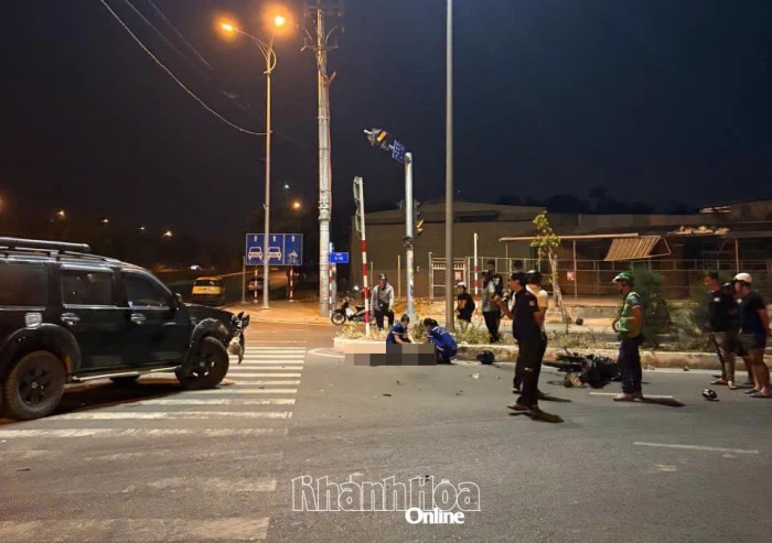 Va chạm với ô tô, nam thanh niên đi xe máy tử vong