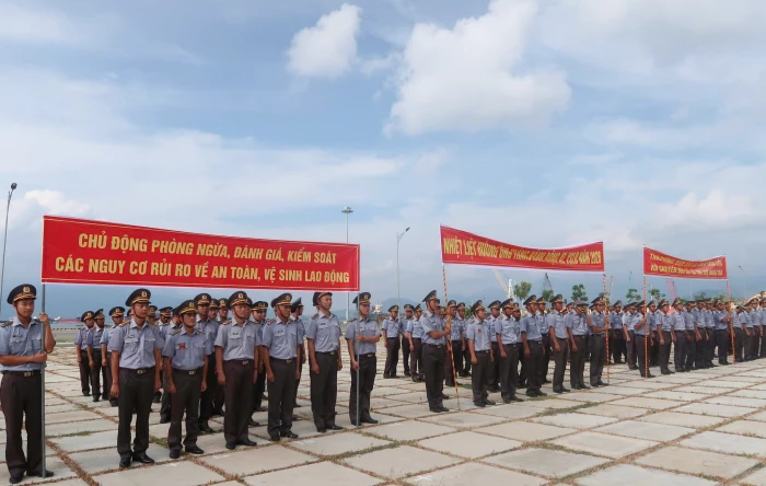 Chi đội Kiểm ngư số 4 phát động Tháng hành động về an toàn, vệ sinh lao động