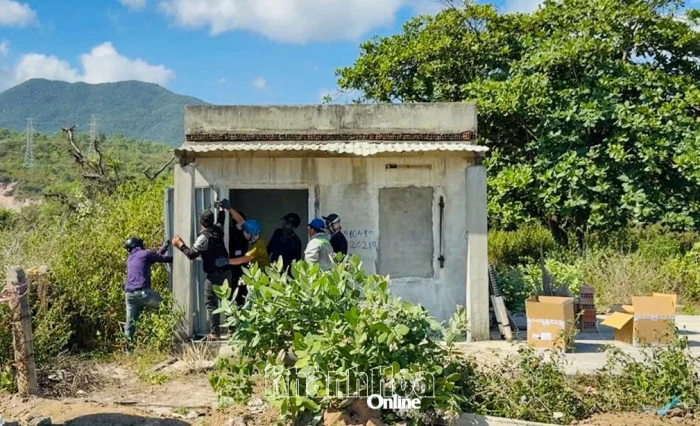 Phường Đông Ninh Hòa: Cưỡng chế một trường hợp lấn chiếm đất