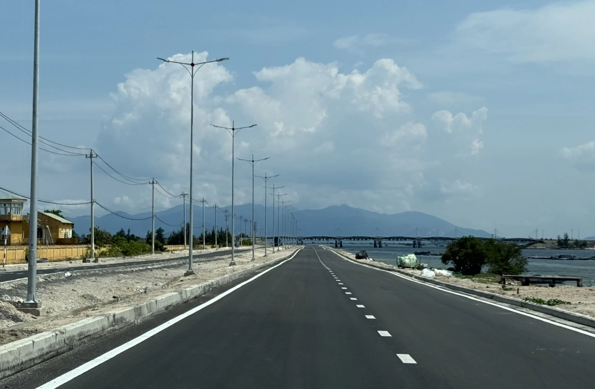 Hoàn thành đầu tư mở rộng đoạn cuối đường Nguyễn Tất Thành