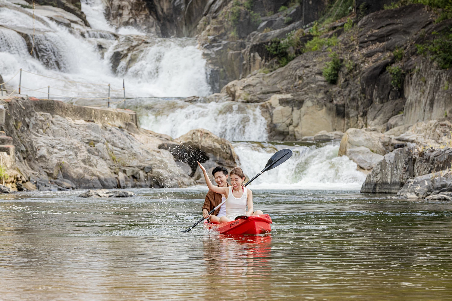 Yang Bay - viên ngọc xanh giữa đại ngàn