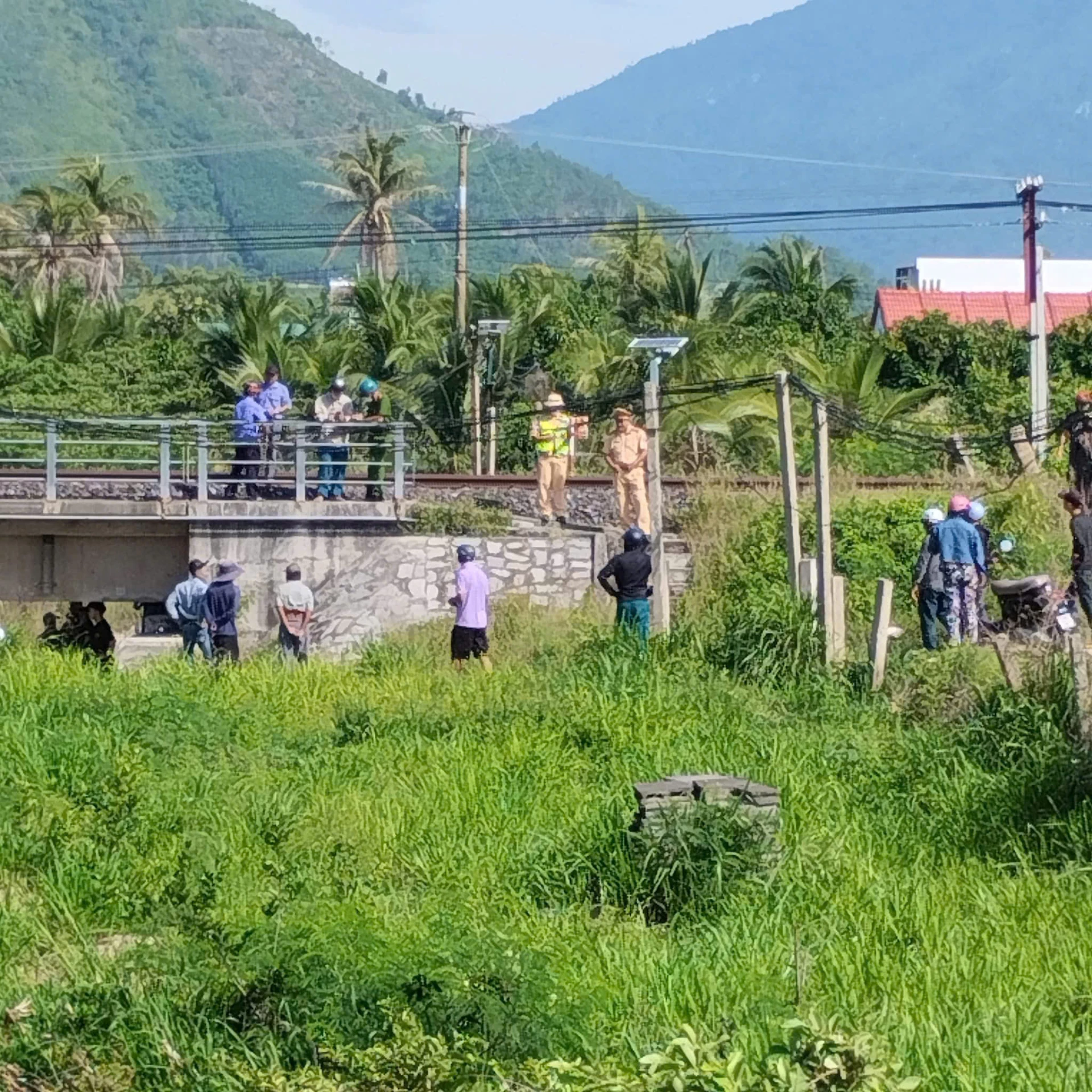 Một người đàn ông tử vong vì tàu hỏa tông