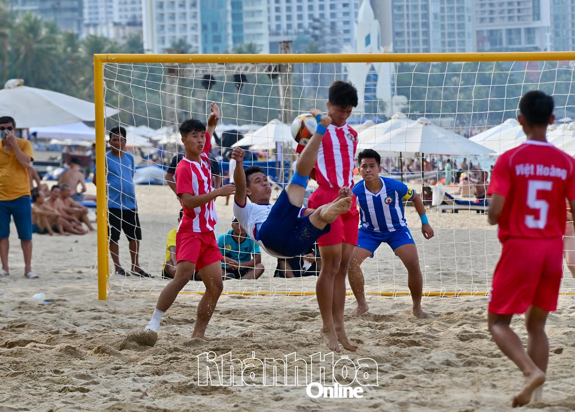 5 đội bóng tham gia Giải bóng đá bãi biển vô địch quốc gia 2025