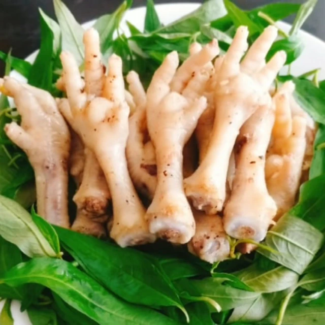 Chân gà hấp rau răm