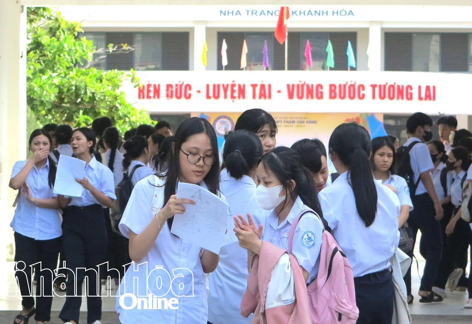 Thí sinh dự thi vào lớp 10 hoàn thành môn Toán