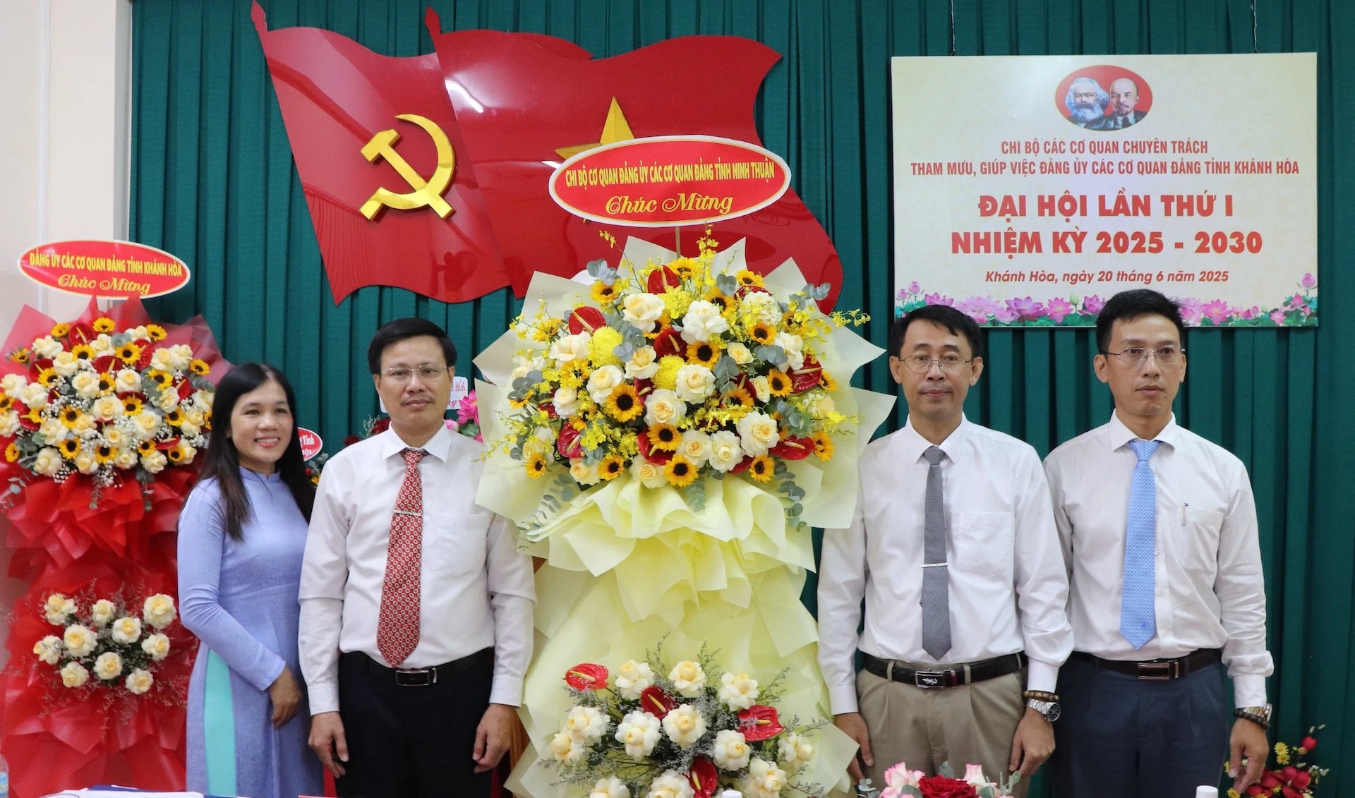 Đại hội Chi bộ Các cơ quan chuyên trách tham mưu, giúp việc Đảng ủy Các cơ quan Đảng tỉnh lần thứ I, nhiệm kỳ 2025 - 2030