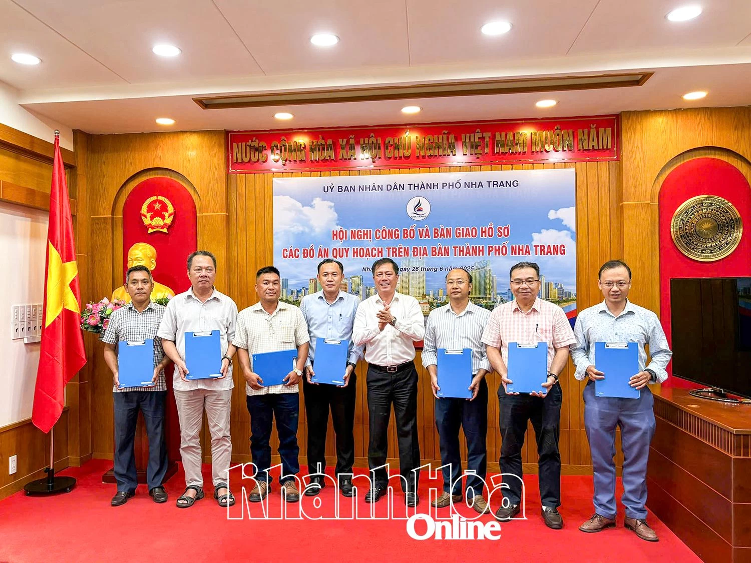 UBND TP. Nha Trang công bố và bàn giao hồ sơ các đồ án quy hoạch trên địa bàn thành phố