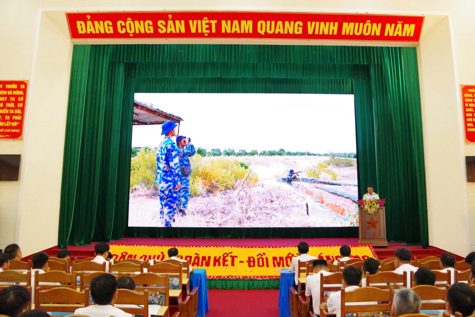 Trung tâm Huấn luyện Vùng 4 Hải quân tổ chức hội nghị quân chính 6 tháng đầu năm