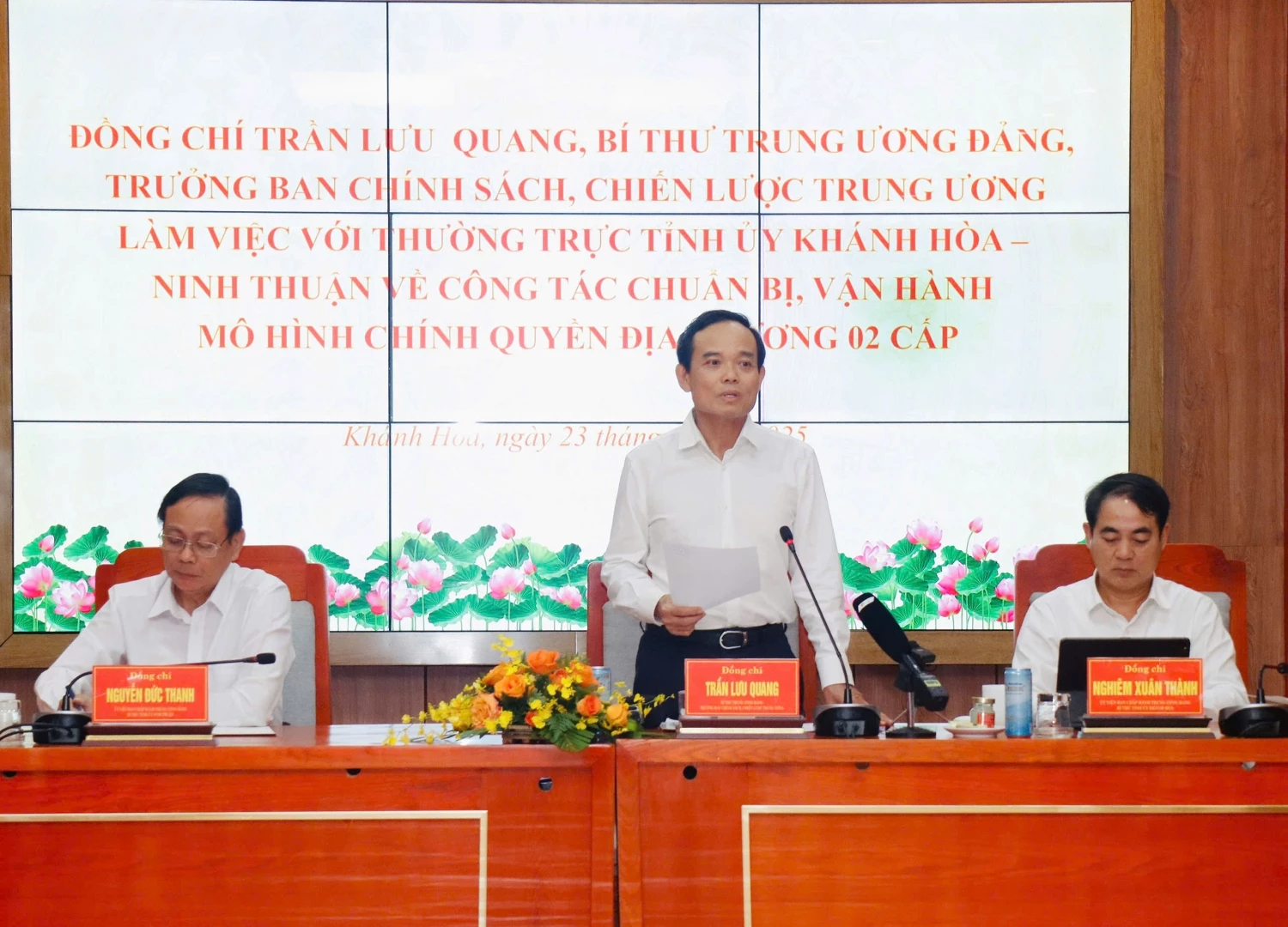 Trưởng ban Chính sách, chiến lược Trung ương Trần Lưu Quang làm việc với Thường trực Tỉnh ủy Khánh Hòa và Ninh Thuận