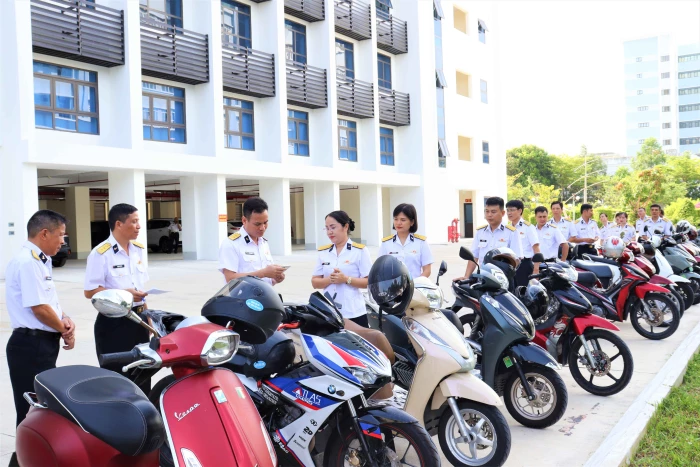 Cục Hậu cần - Kỹ thuật Hải quân kiểm tra công tác xe máy - vận tải tại Học viện Hải quân