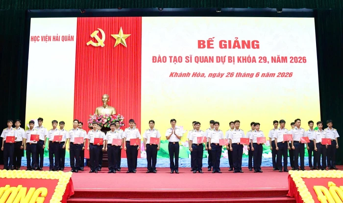 Học viện Hải quân bế giảng lớp đào tạo sĩ quan dự bị Khóa 29