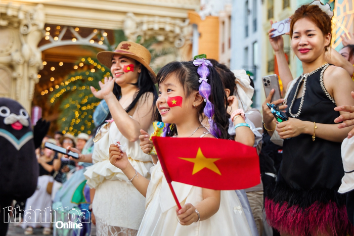 Mùa du lịch hè sôi động