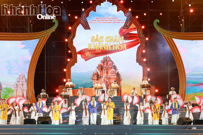Những sắc màu nghệ thuật dân gian Chăm