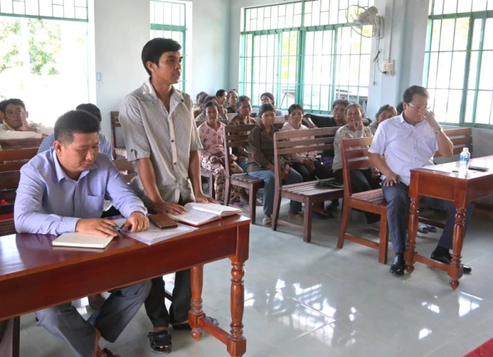 Đại biểu HĐND xã Thuận Bắc tiếp xúc cử tri trước kỳ họp thứ 2