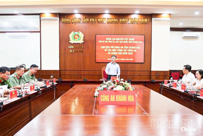 Chủ tịch UBND tỉnh Nguyễn Việt Hùng làm việc với Công an tỉnh về các mặt công tác 6 tháng đầu năm