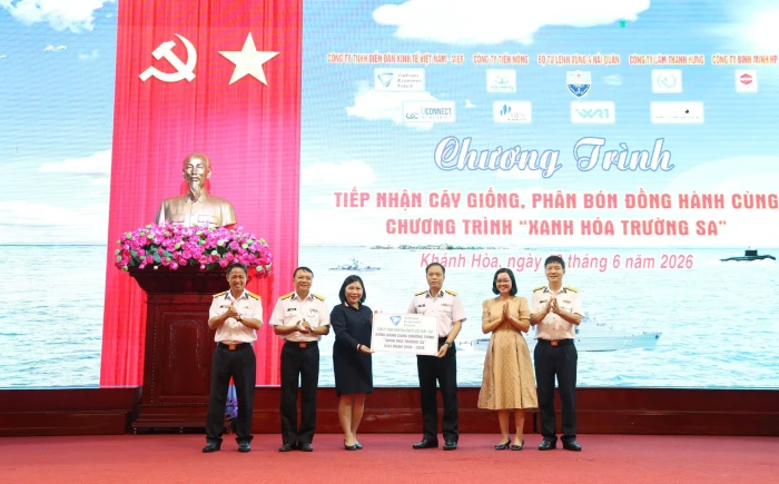 Vùng 4 Hải quân tiếp nhận vật tư, cây giống hưởng ứng chương trình “Xanh hóa Trường Sa”