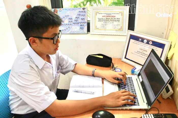Cậu học trò say mê lập trình