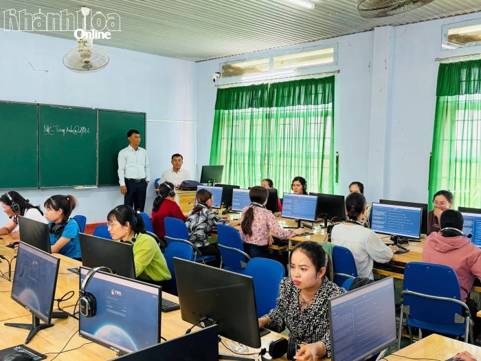 Gần 11.000 giáo viên Khánh Hoà tham gia khảo sát năng lực tiếng Anh
