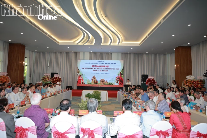 Tìm giải pháp bảo tồn và phát huy bản sắc văn hóa dân tộc Chăm trong kỷ nguyên mới