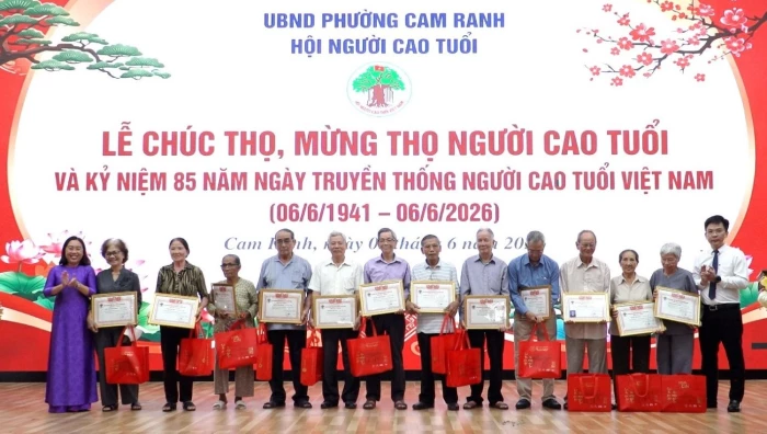 Phường Cam Ranh tổ chức mừng thọ cho 299 người cao tuổi